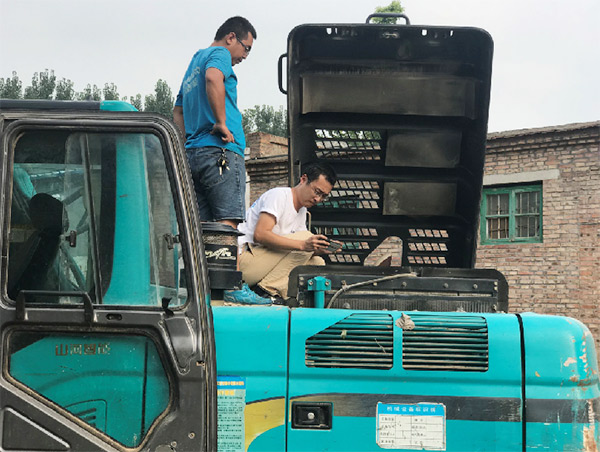 到了市场一线才知道，江南网页版挖机客户都是铁杆粉丝